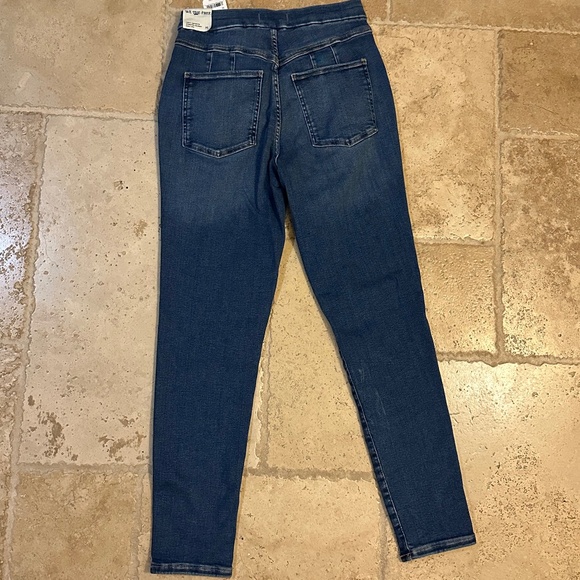 Free People CRVY Infinite Stretch Pull-On Skinny Jeans Medium NWT - Picture 2 of 4
